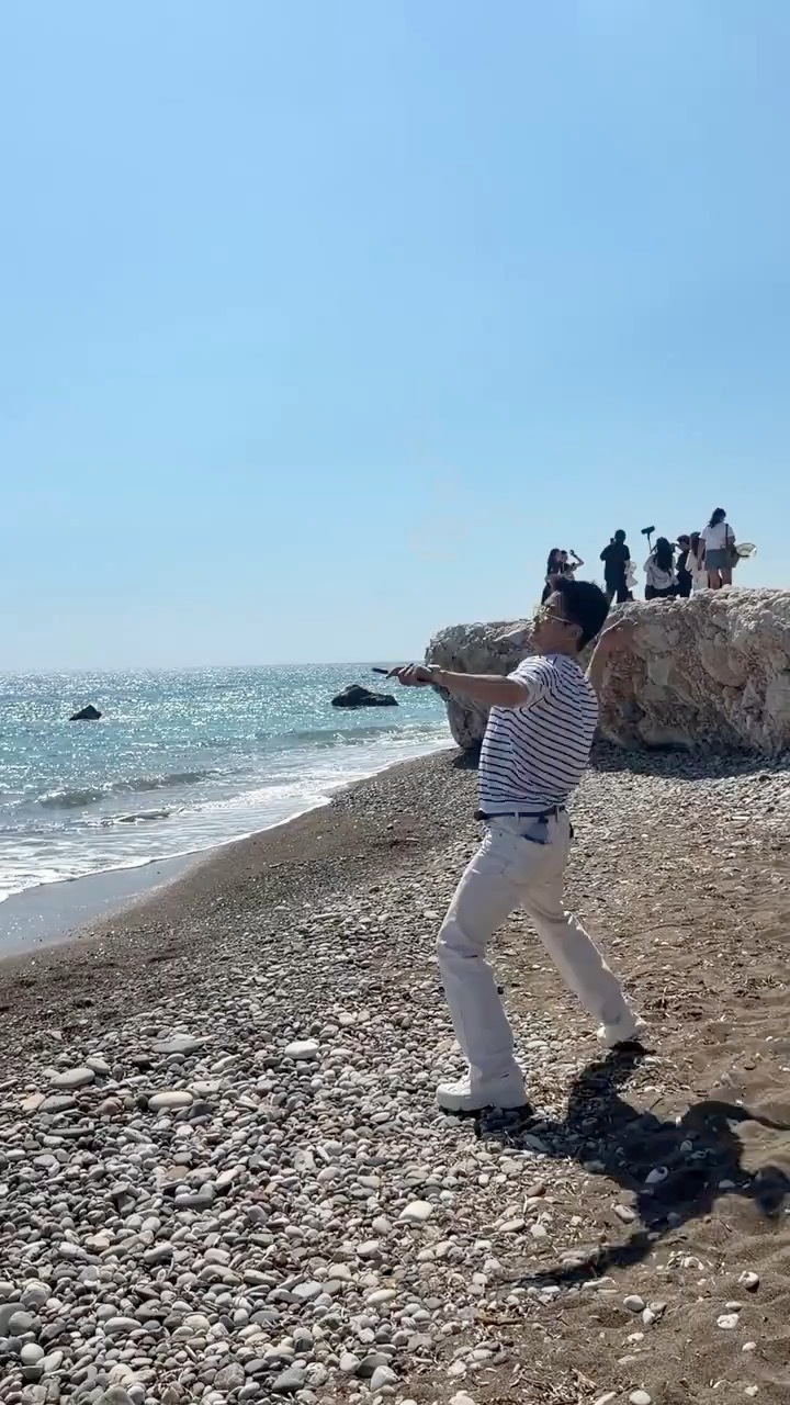背后是我们丽君吗 