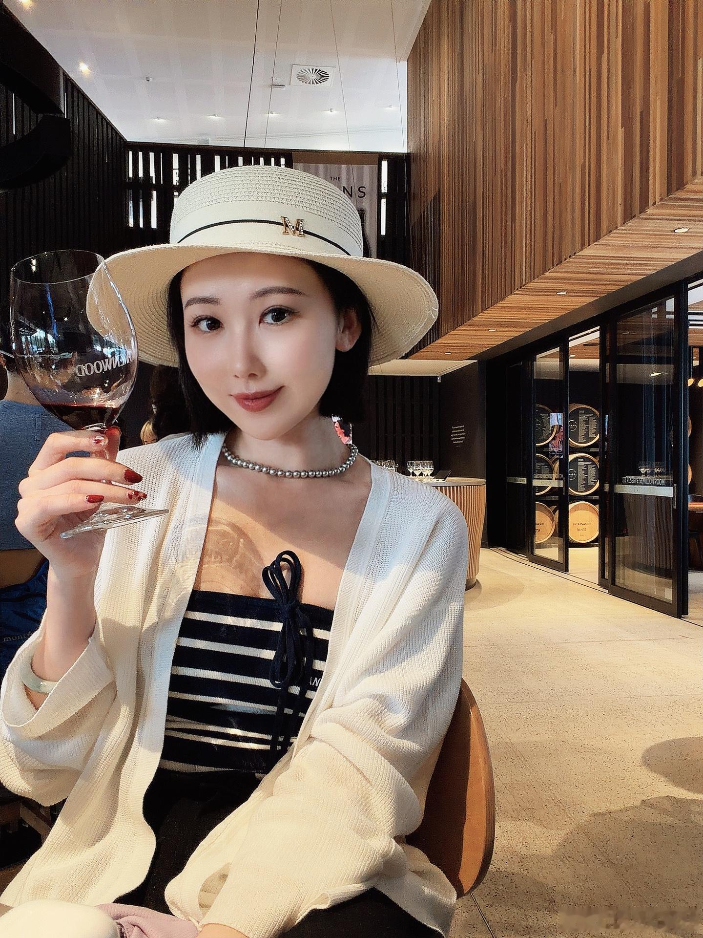 突然有点好奇你们都开什么车😂？评论留言：你的车或想换什么车？顺便抽5个铁粉，每