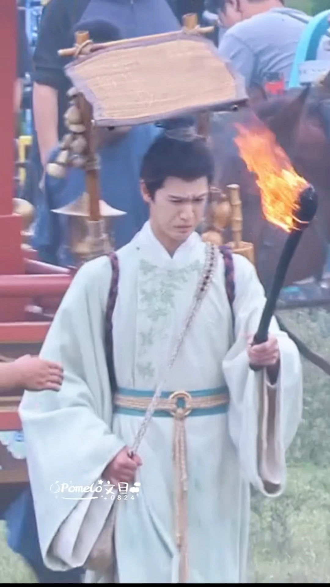 烟坏小林好！给咱孩子都熏出表情包了哈哈哈[开学季]李昀锐被烟熏出表情包 ​ ​​