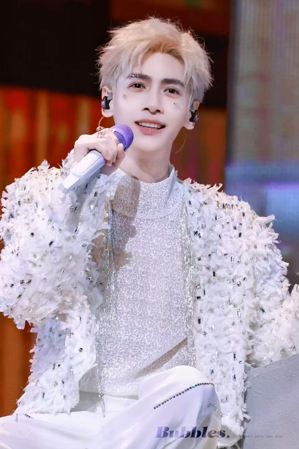网传罗云熙猫腻男频大男主罗云熙演唱会日程或将调整网传罗云熙敲定男频大男主剧本，计
