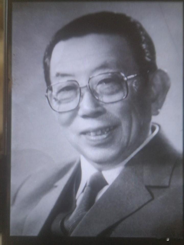 程之，原名程会春，字春荪。（1926年2月3日一1995年2月24日）是位超厉害