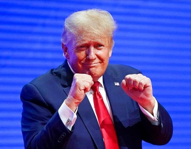 特朗普说：“莫迪一直在坑我们，所以我们和印度达成了协议，现在才是公平的协议。”他