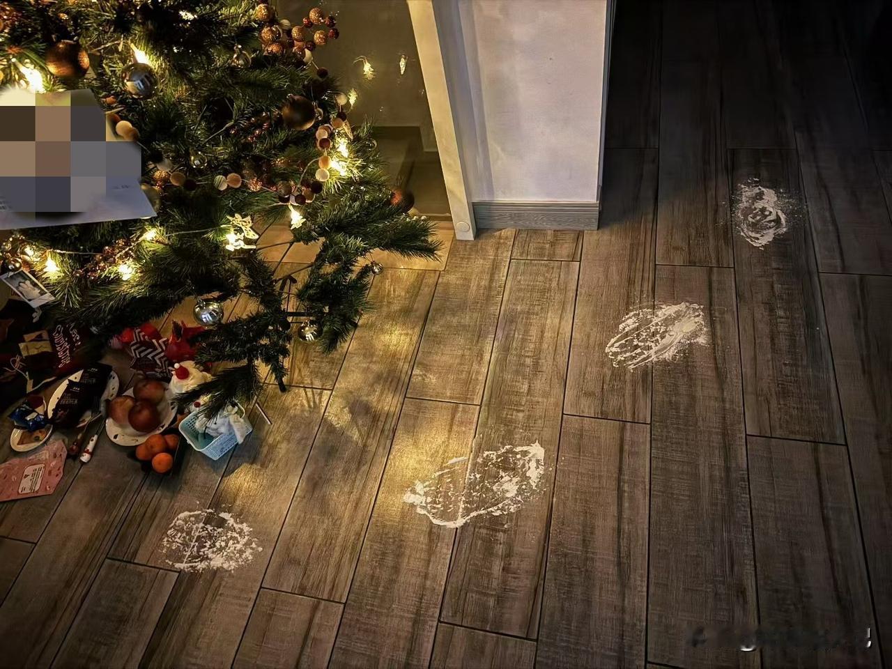 一觉醒来，朋友圈直接“爆”了，满屏都是圣诞红配绿色，感觉手机都自带节日滤镜了。