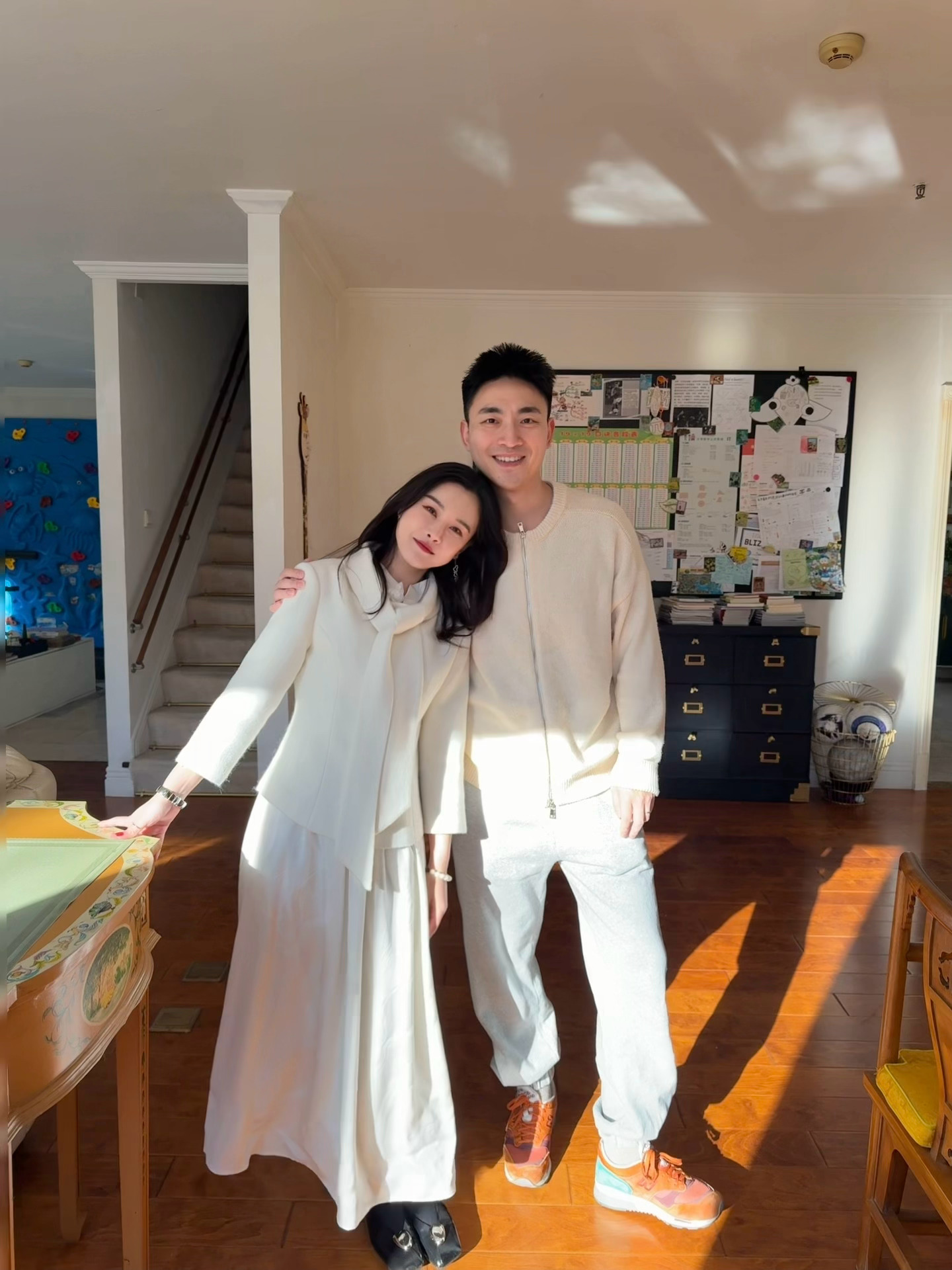 解锁一个新品新搭法🔓周末回家和老父亲老母亲秀个恩爱哈哈哈周一要来直bo间哦！猛