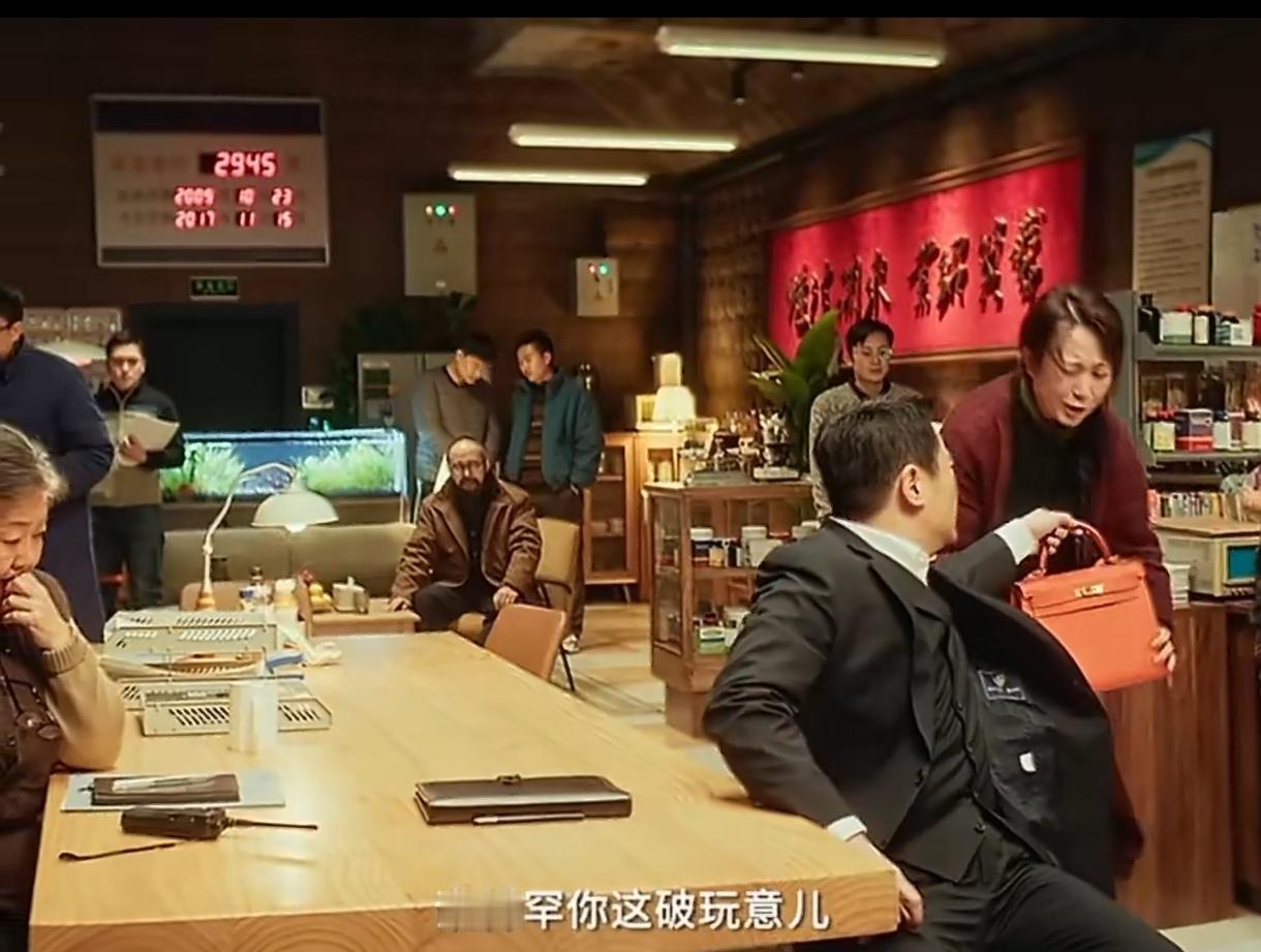 谁能扛住随时随地失控的沈腾？也就马丽了。
沈腾一上台彻底放飞，脑洞乱飞嘴不受控，