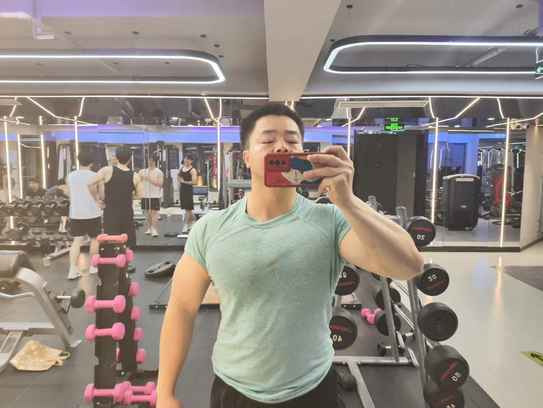 愿求点滴亮色，点燃混沌日常