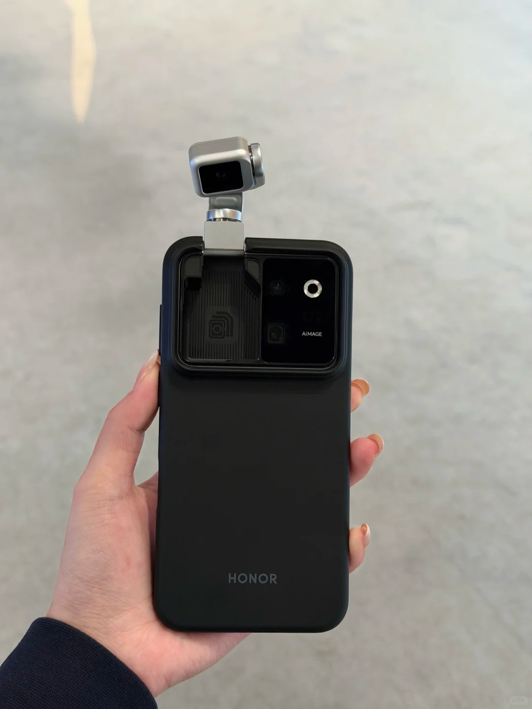 数码主理人云台会成为影像旗舰标配么 OPPO 和 vivo 都要出手持云台相机了