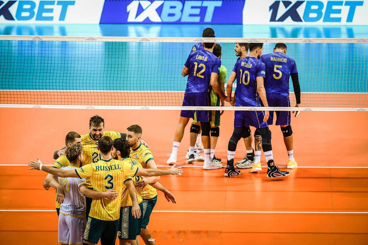 【男排世俱杯巴西雷纳塔痛失好局 2-3惜败扎维尔切】国际排坛战报速递12月16日