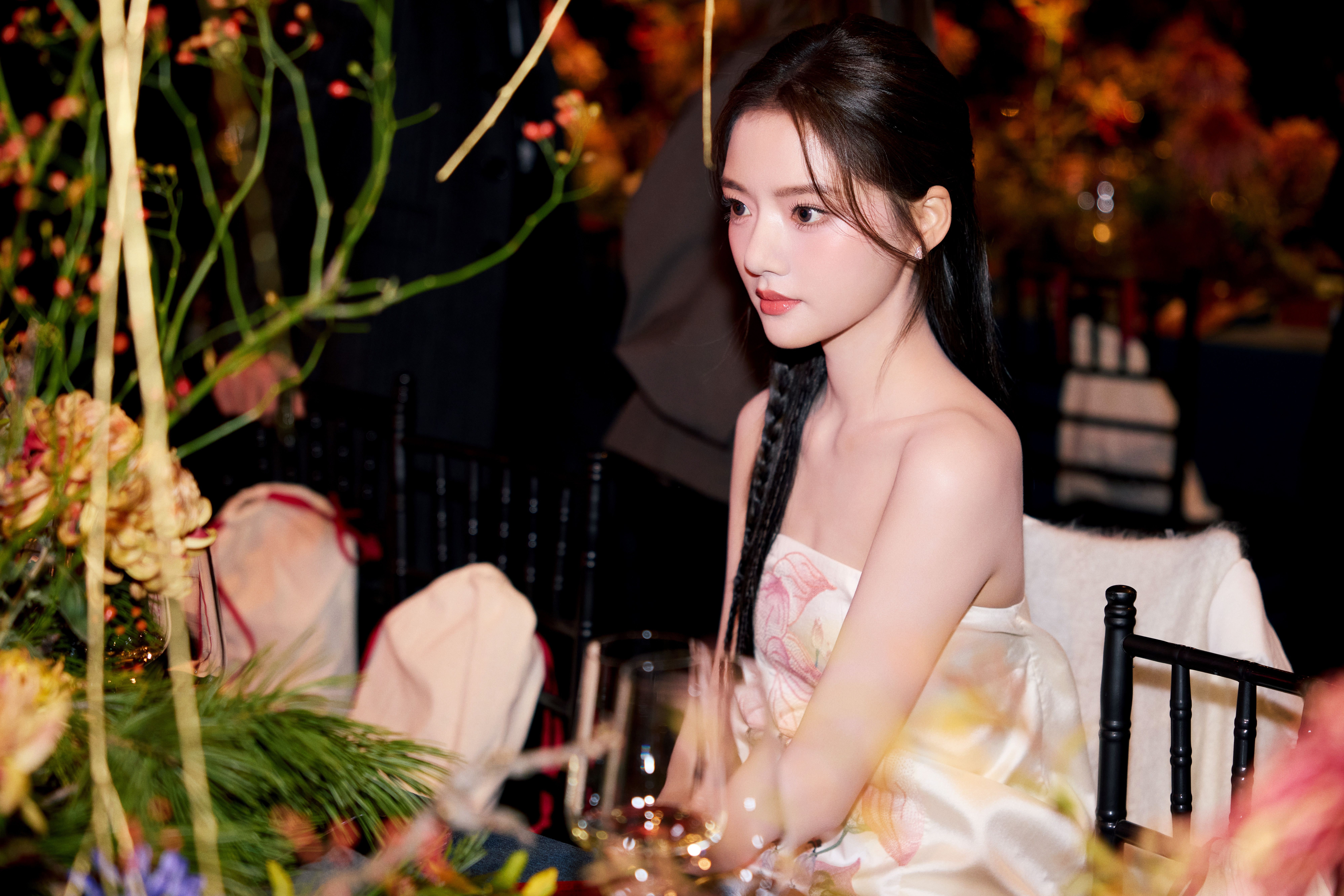 任敏[超话] 在复制粘贴的时代，你是手写的诗 ​​​