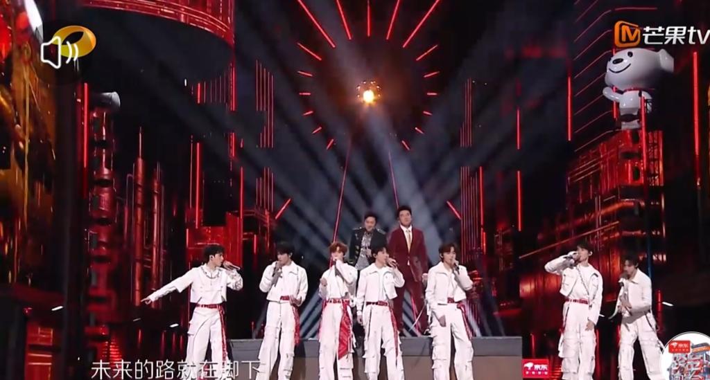 迎接新年进入了倒计时，让我们一起锁定跨年晚会，看精彩的节目同时超多好礼等你抱回家