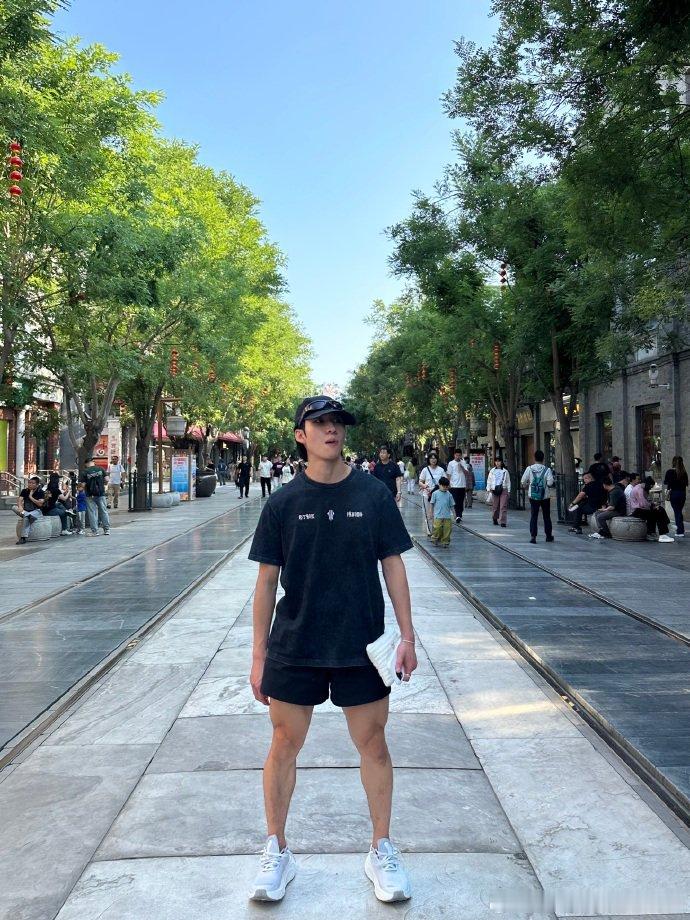 林孝埈新身份沃尔沃品牌挚友冰上飞驰，靠的是高速下的绝对掌控；安全前行，凭的是科技