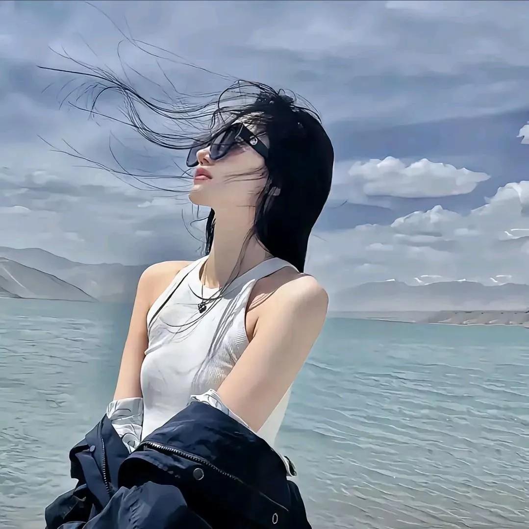 自由的风，轻盈的梦，远方的海，我心的向往。有风无风皆自由 向往远方的灵魂 奔向自