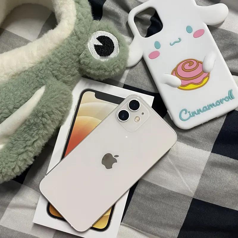 圣诞节前夕，河南商丘一空地冒出大量全新未拆封的手机壳，这事可太有意思了。网友纷纷