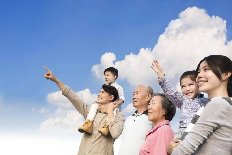 我认为重要
因为，学历相当、有共同语言才能长久。而一个大学生毕业生和一个小学毕业