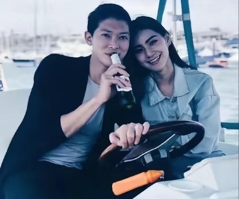 发现了吗
马筱梅这个女人很厉害
她跟前夫在一起的时候感情也很好，她前夫也很宠她。