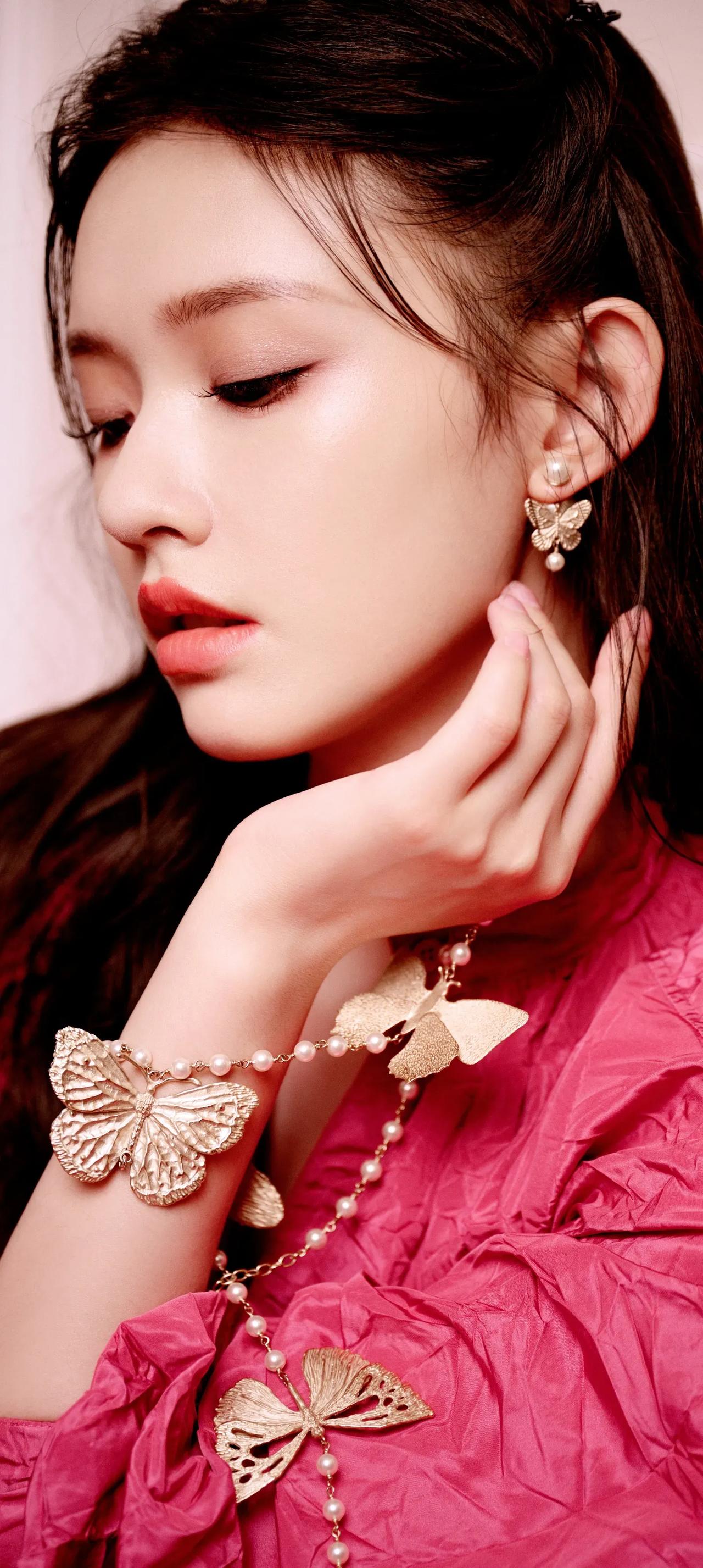 #惊艳女神# #女明星谁最美# #林允#
达人推荐 女主角唇泥