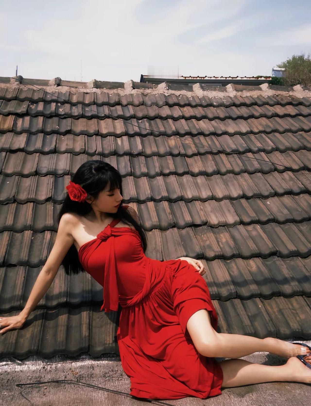 哎呦 哎呦 秋去春又来 记得我的爱🫶一起野个好身材 拍照姿势 拍照从不批腿 活