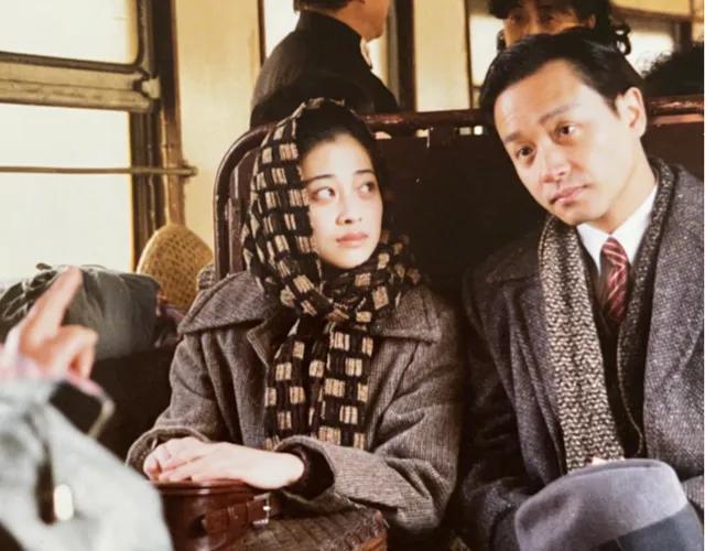 1997年的一晚，张国荣打电话给梅婷：“你待会来我房间一趟。”梅婷的神经一下就紧