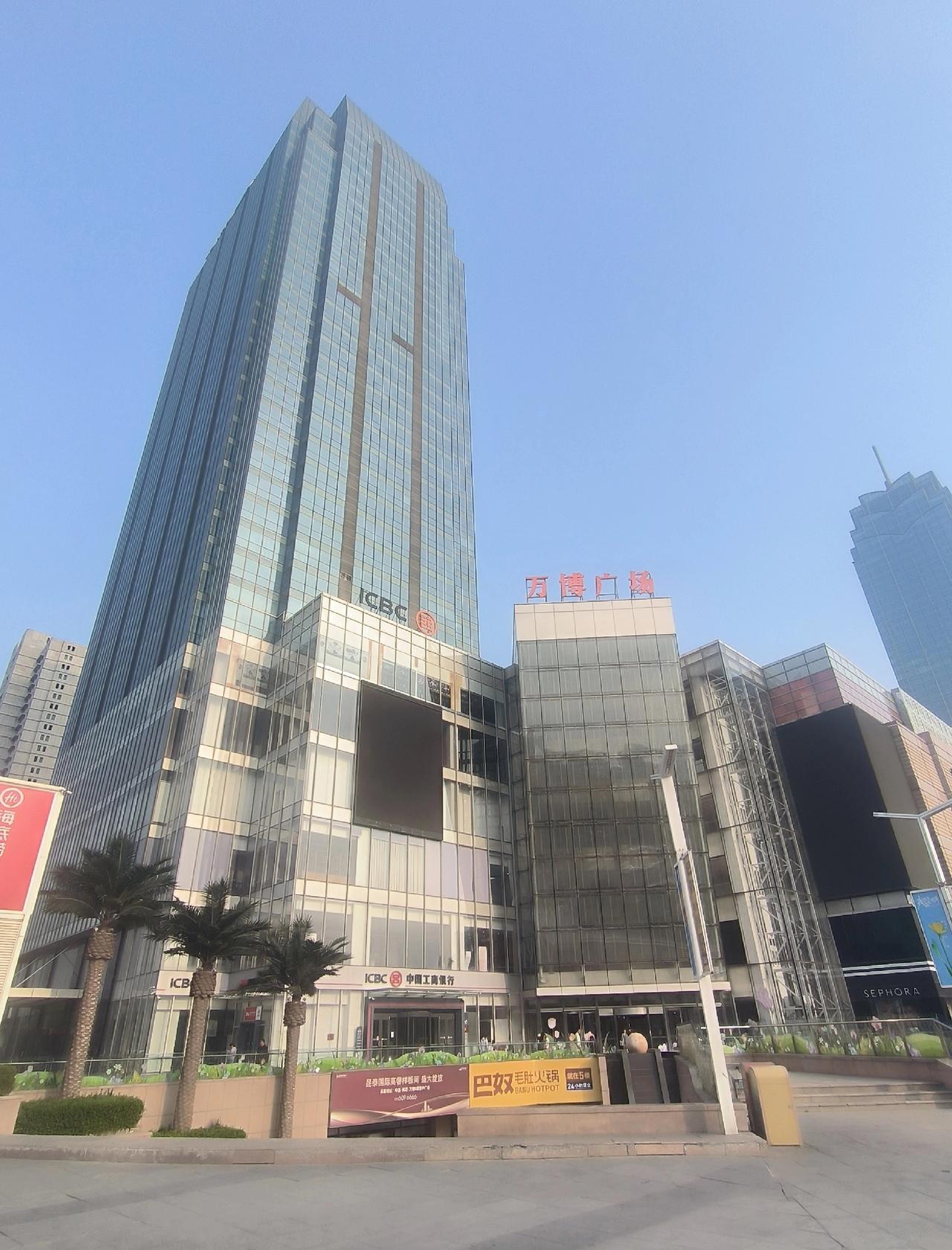 保定万博盒马鲜生实地探访：面积只有沃尔玛一半，6月开业！

昨天逛万博广场，在负