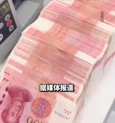 “金钱打败了亲情！”9月10日报道，陕西咸阳，一女子与父亲长期断绝往来，就连父亲