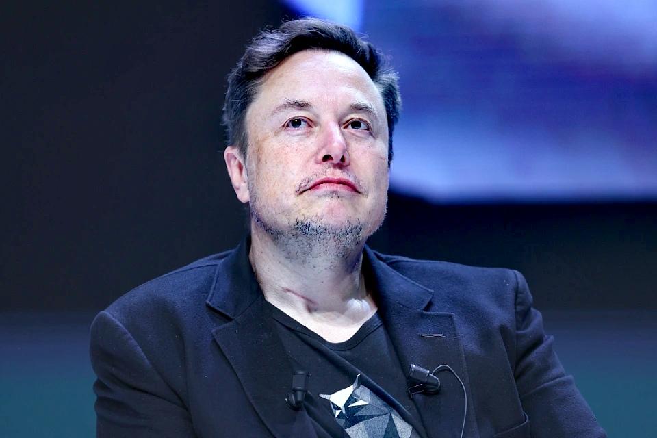 马斯克X平台遭欧盟处罚后呼吁“废除欧盟”，波兰外长直接开怼，让马斯克“滚去火星”