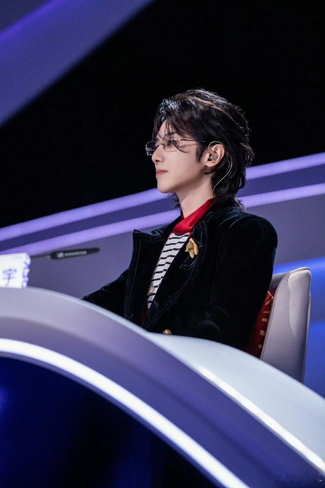 华晨宇 冠军来自一个勇敢的决定声鸣远扬华晨宇的冠军从来都是实至名归，这份勇敢是不