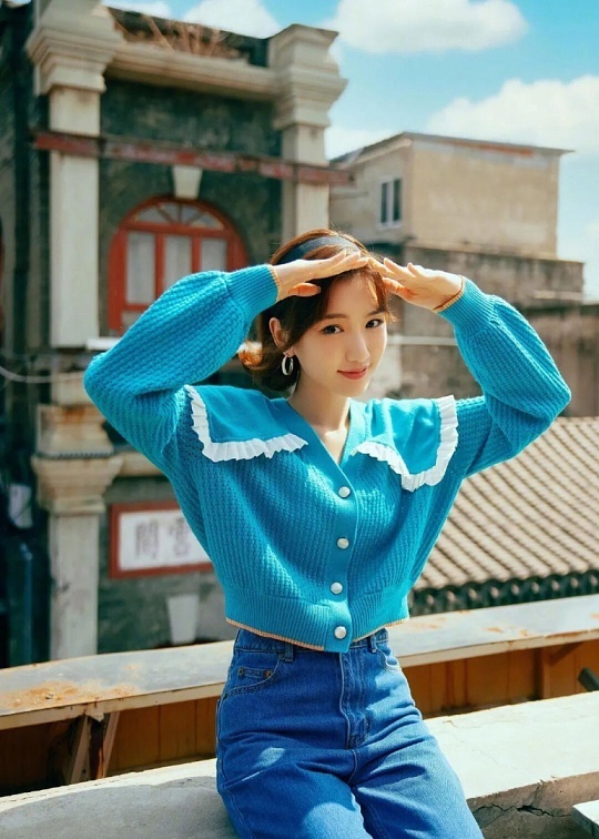 毛晓彤女装牛仔裤毛晓彤穿牛仔裤真的太会了！版型利落显腿直，高腰设计直接拉长比例，