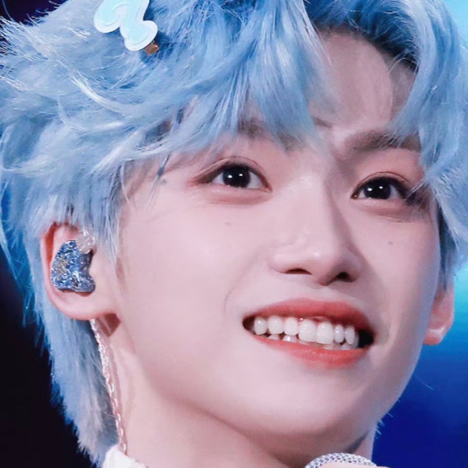 梓渝把眼尾痣点成蓝色眼尾痣真的是蓝色的耶，太细节了吧！ 