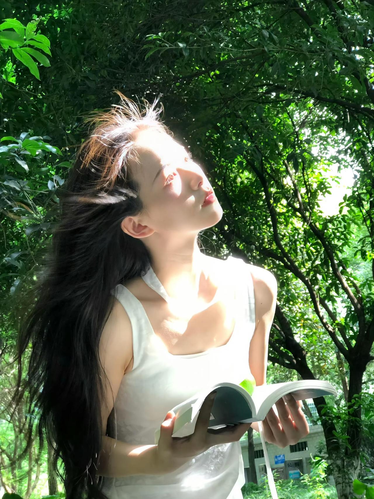 喜欢一样东西 都舍得花钱，喜欢一个人 怎么会说她物质，她可以不物质 ，但你不能没