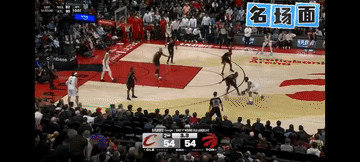 VS 猛龙  
“对不住啊！”莫布里一脸愧疚[灵光一闪]，哈登多好的助攻，时机时