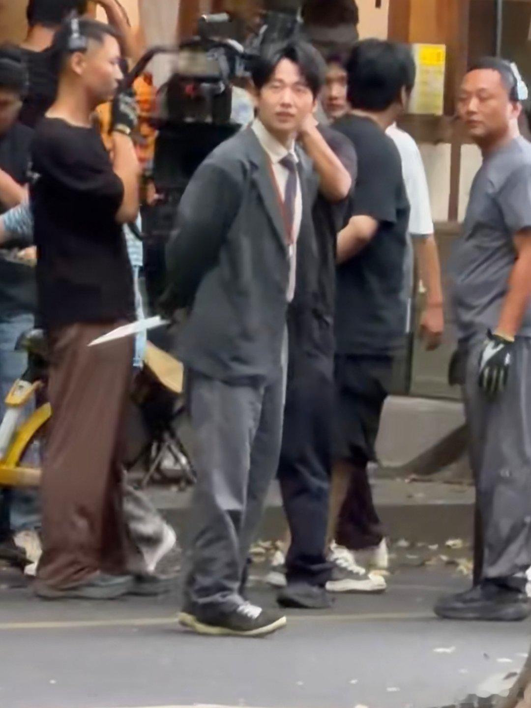郭麒麟是唯一一个减肥没复盘的了吧？现在都幻视黄轩了，也就头大点。头围小真的就是黄