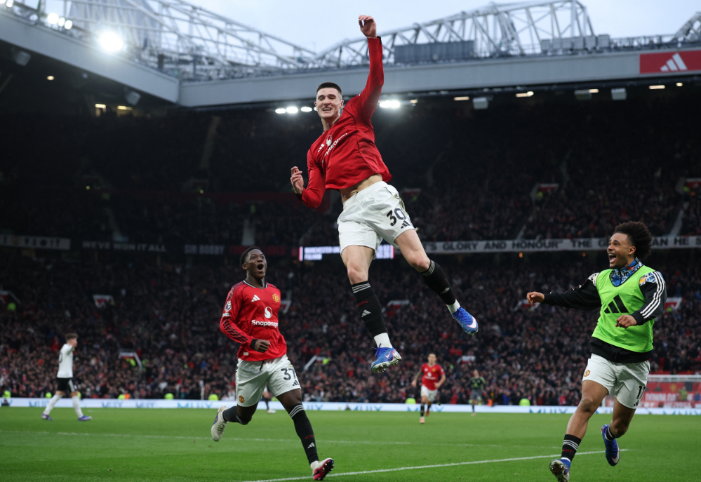 欧文：曼联就适合回收打反击，推进速度之快连舍什科都显得慢了2月24日讯 英超第2