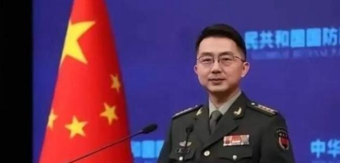 国防部已明确发出通知，凡家中有年满18周岁男性青年的家庭，以及青年本人，都须高度