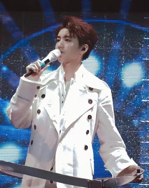 王俊凯自作曲树读 ʸᵒᵘ ᵃʳᵉ ᵇᵉᵗᵗᵉʳ ᵗʰᵃⁿ ᵃⁿʸᵒⁿᵉ ⁱⁿ ᵐ