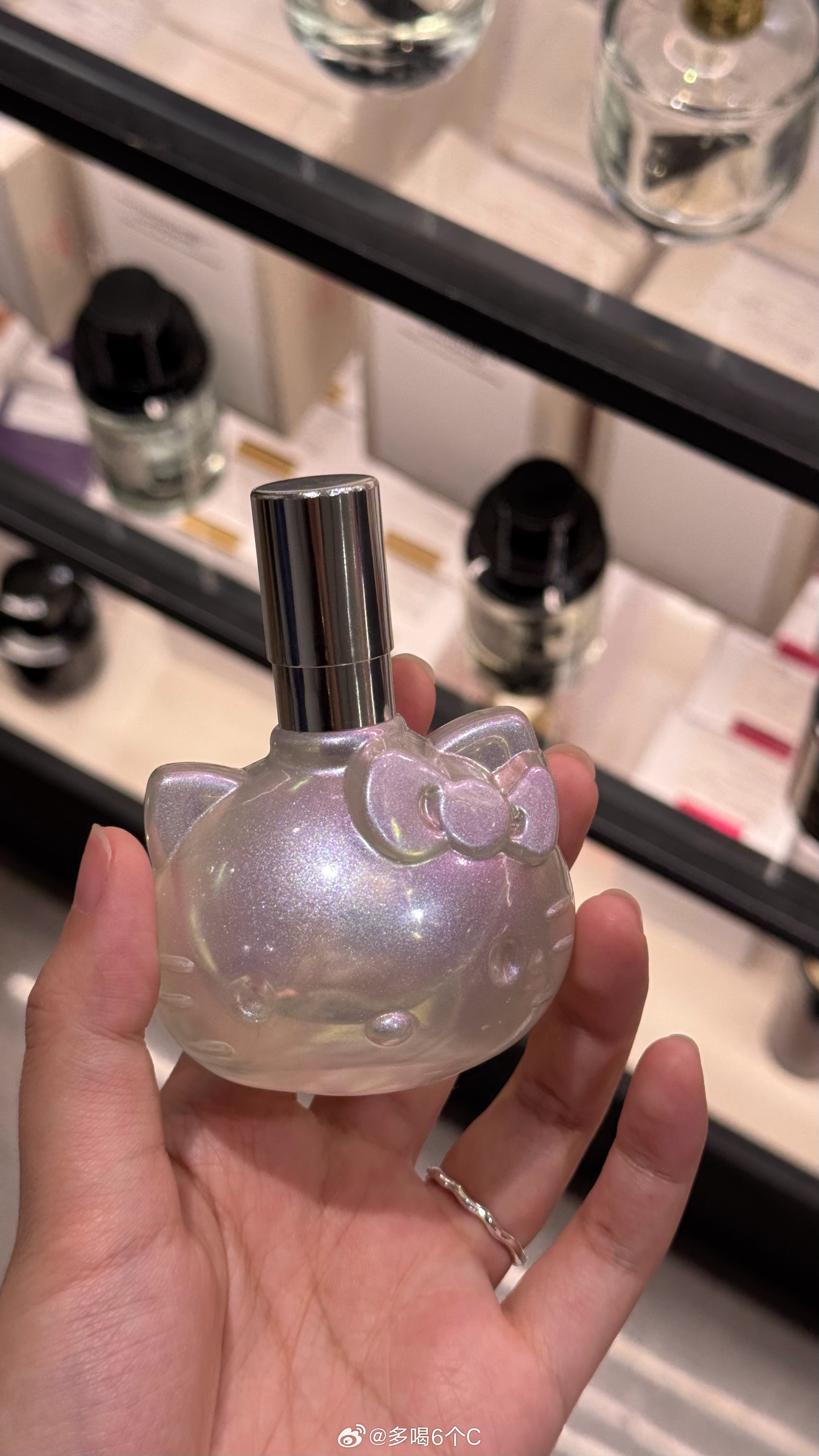 好可爱香水瓶长这样，其实香水好不好闻不重要的（现实版买椟还珠） 