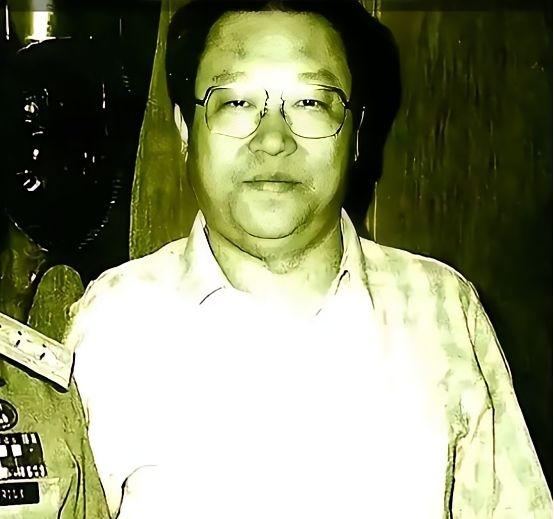 2015年，被囚禁16年，70余岁的双面间谍李志豪出狱回到家中，他是潜伏于台湾军