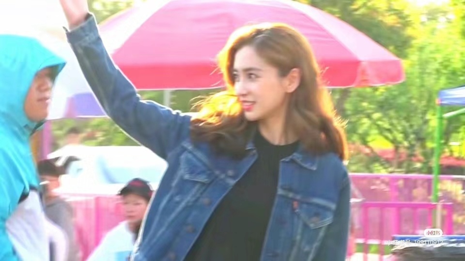 angelababy杨颖 大家早上好呀！今天又是全新的一天大家早上吃了什么呀！☀