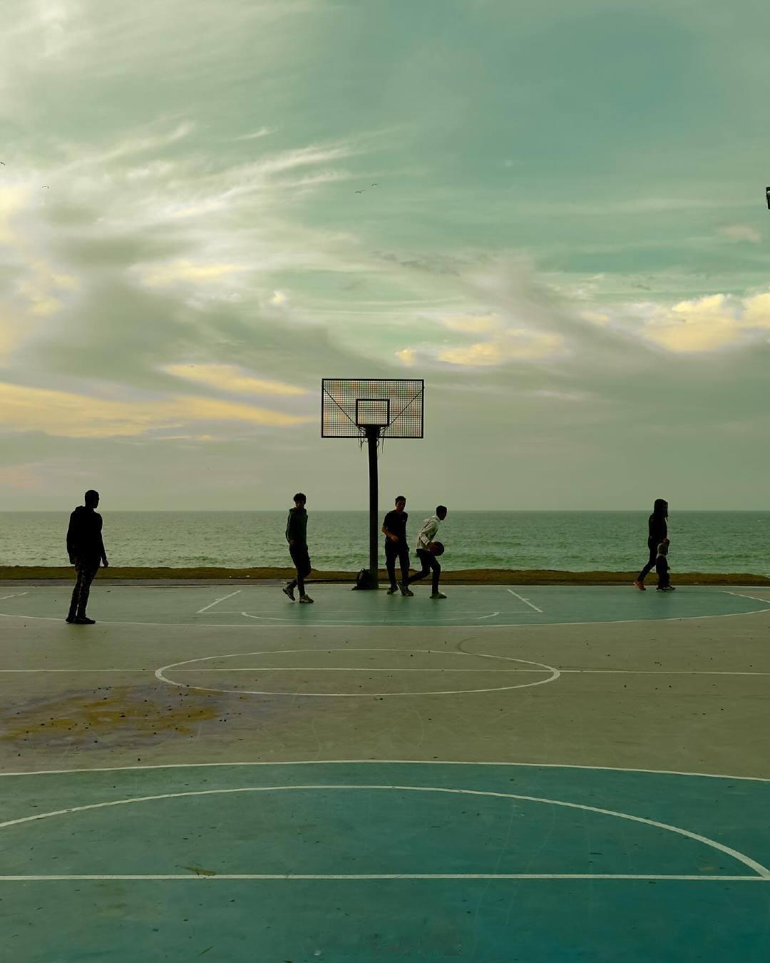 夏天到了，  该回到球场了！[努力]#nba你我皆主角# ​​​