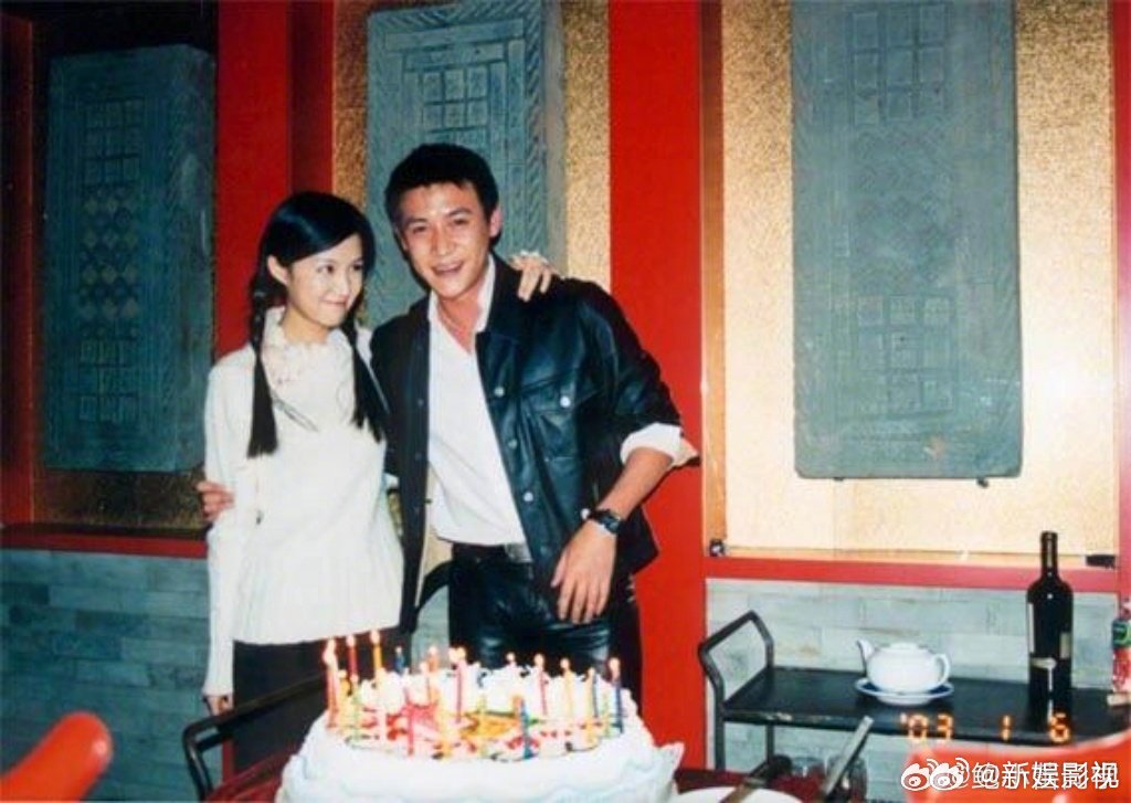 鲍蕾帮陆毅剪了25年头发 爸爸当家 谁羡慕这段校服到婚纱的感情！陆毅认为婚姻需要