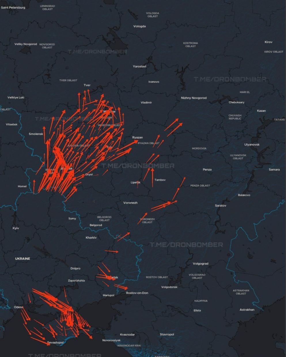 新年夜，大量无人机飞往俄罗斯，大部分无人机正朝着莫斯科方向飞去。
关注俄乌局势最
