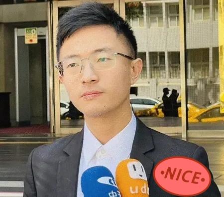 侯汉廷多次发声：两岸统一才是台湾百姓真正出路！
 
（本文综合侯汉廷历次公开访谈