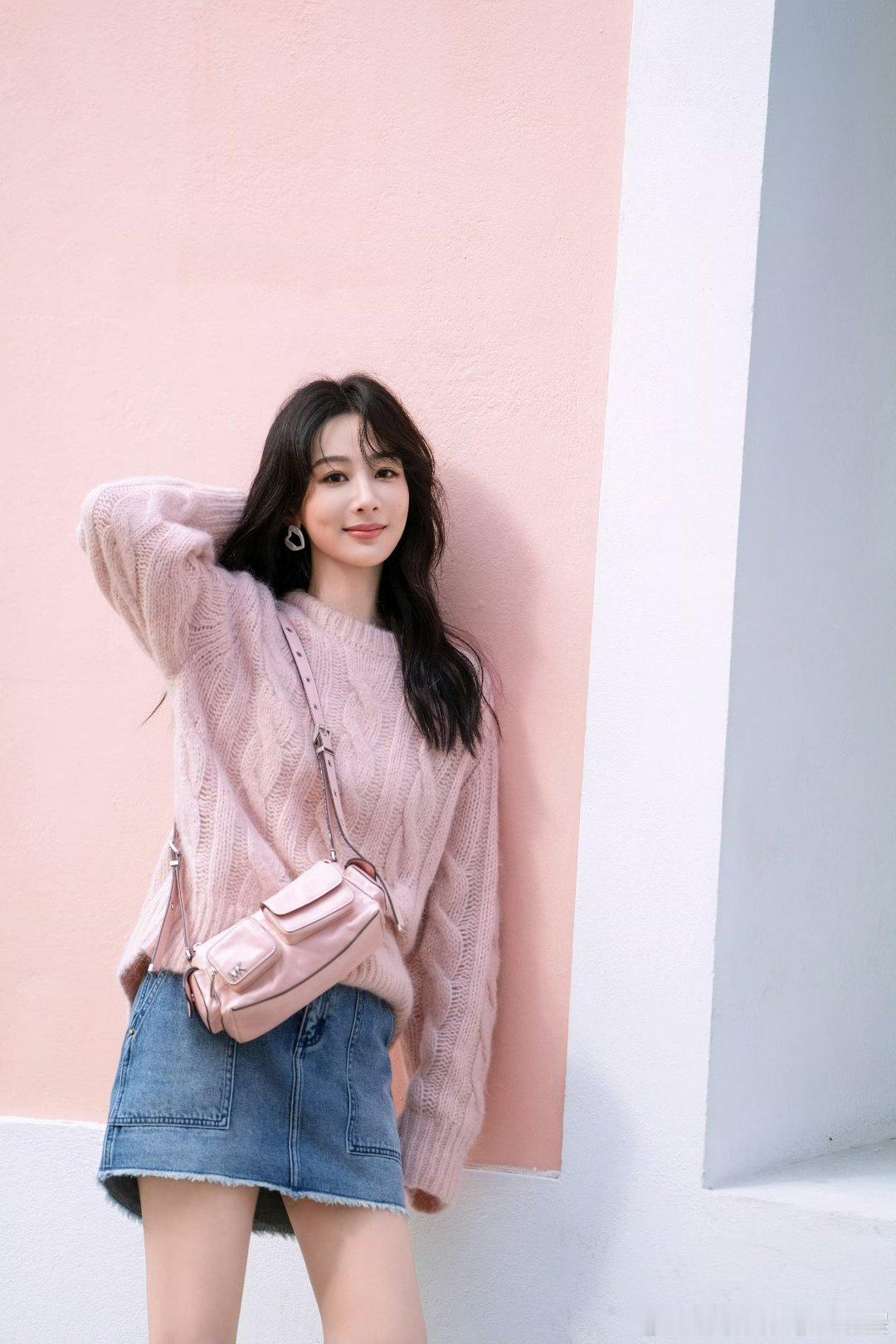 杨紫冬日慵懒大片  杨紫令人心动  谁不心动呢 