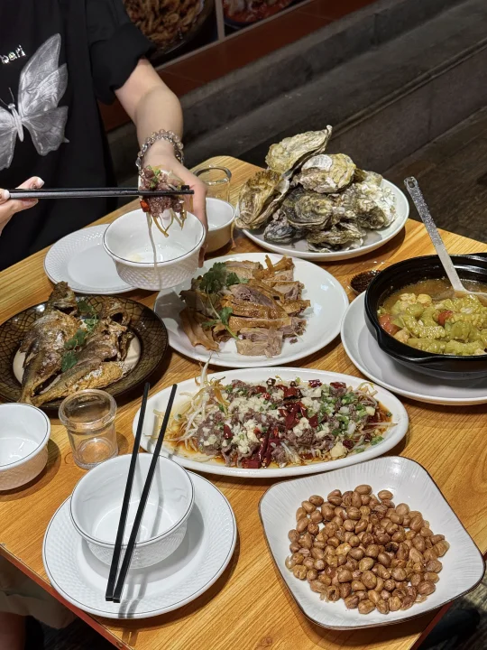 在厦门！！不吹不捧！排队两小时也值得吃。。。。