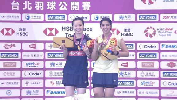 在昨日的女单决赛中，夏尔马以 21-16、21-16 直落两局击败6号种子阮翠玲