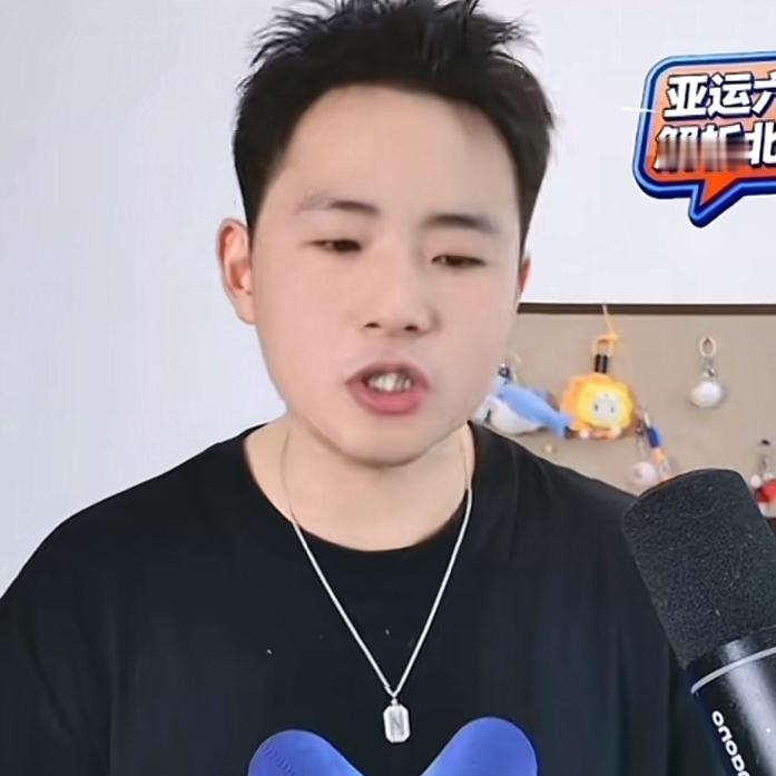 乒乓球主播成导说：
现在王楚钦的舆论环境太差了，
有不少极端粉丝总是说大头，
赢