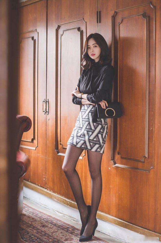 你我情如路半经过
深知道 再爱痛苦必多