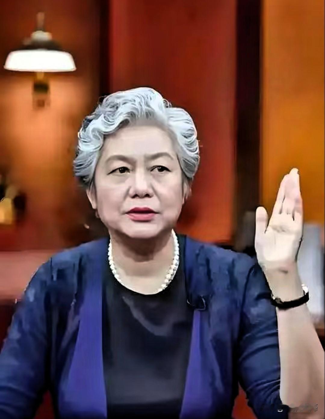 李玫瑾教授一语点醒无数父母！
当了父母之后，总忍不住跟亲戚朋友聊起孩子，要么吐槽