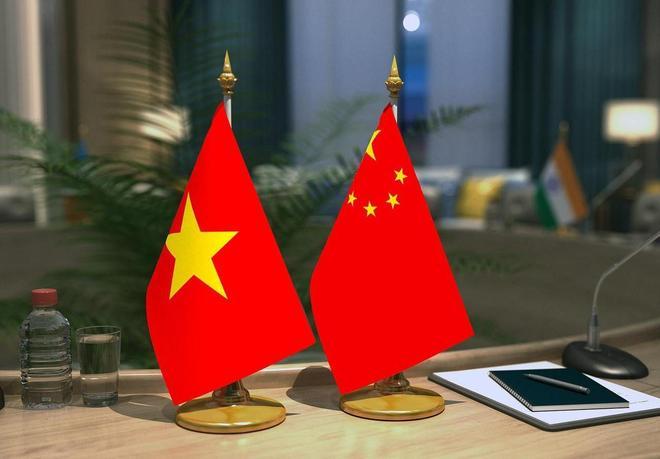 “越南要回归？”近来，不少越南网友把这话喊得热热闹闹。有人说，越南历史上原本属于