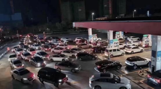 中国再次撞大运！石油危机席卷全球，这一次，时代的答案是新能源
 
中东局势持续升