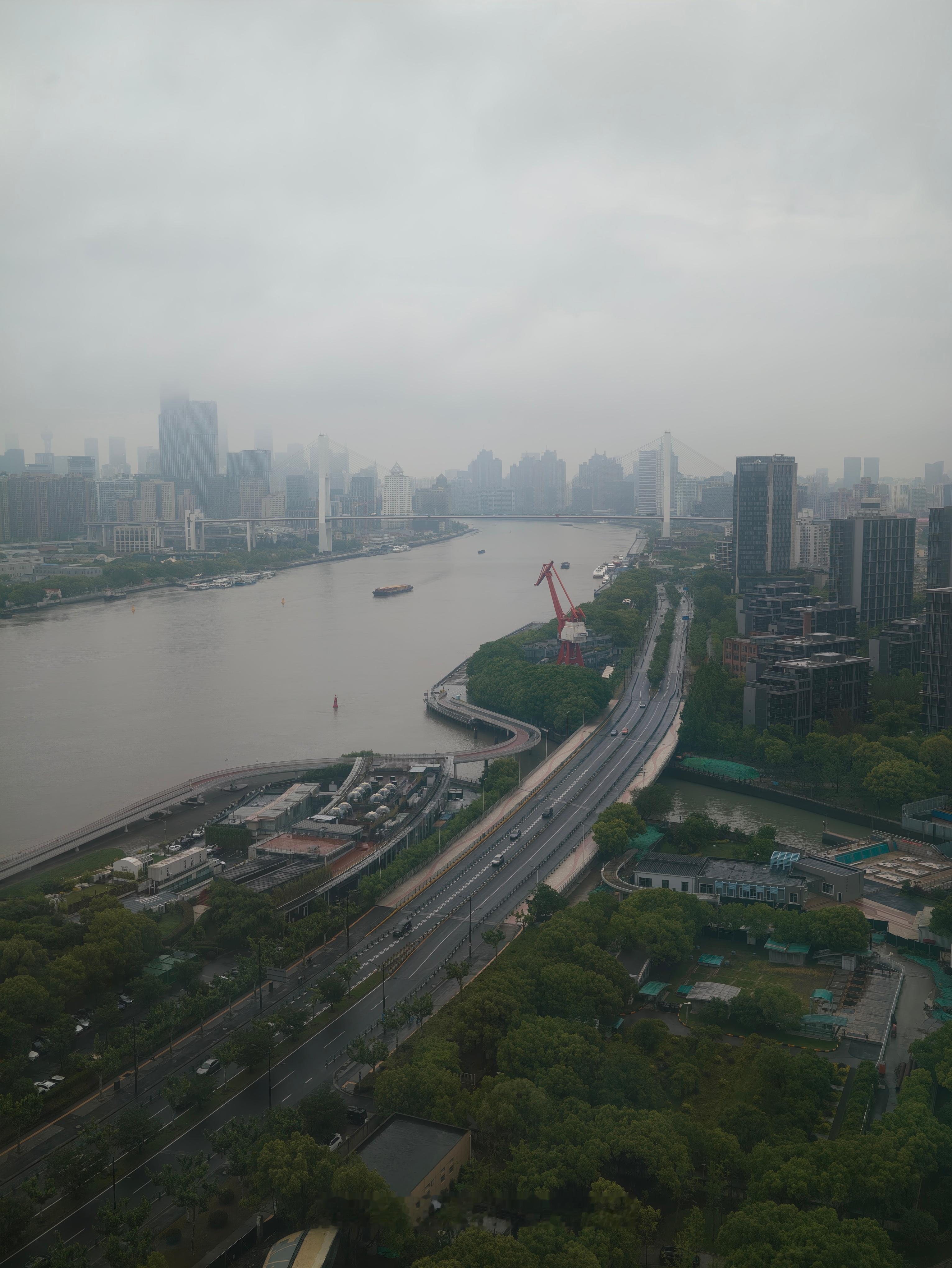 520上海，小雨转阴